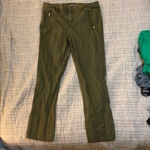 Cropped green pants
